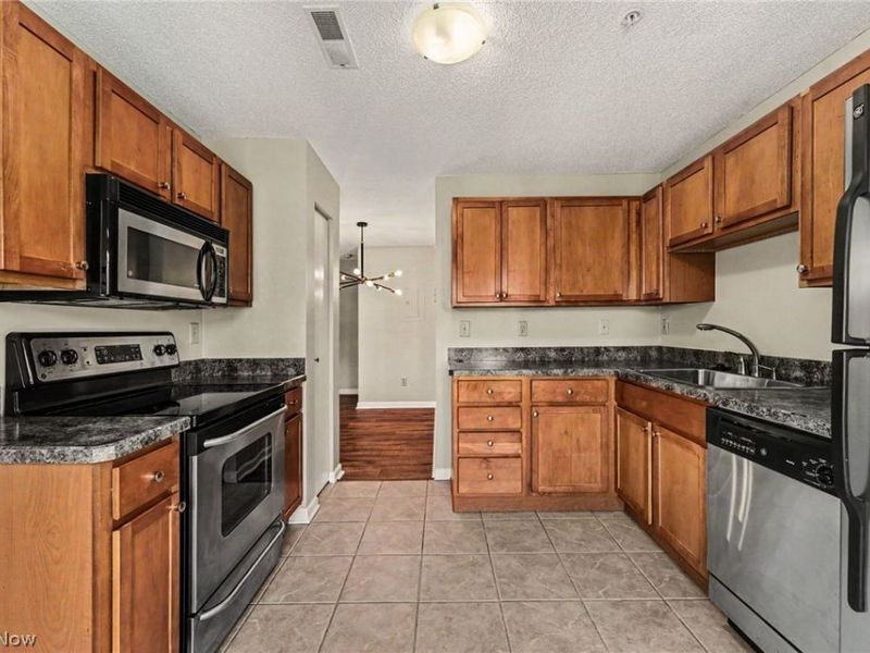 220 Fox Hollow Drive , Mayfield Heights, OH 44124 Photo 9
