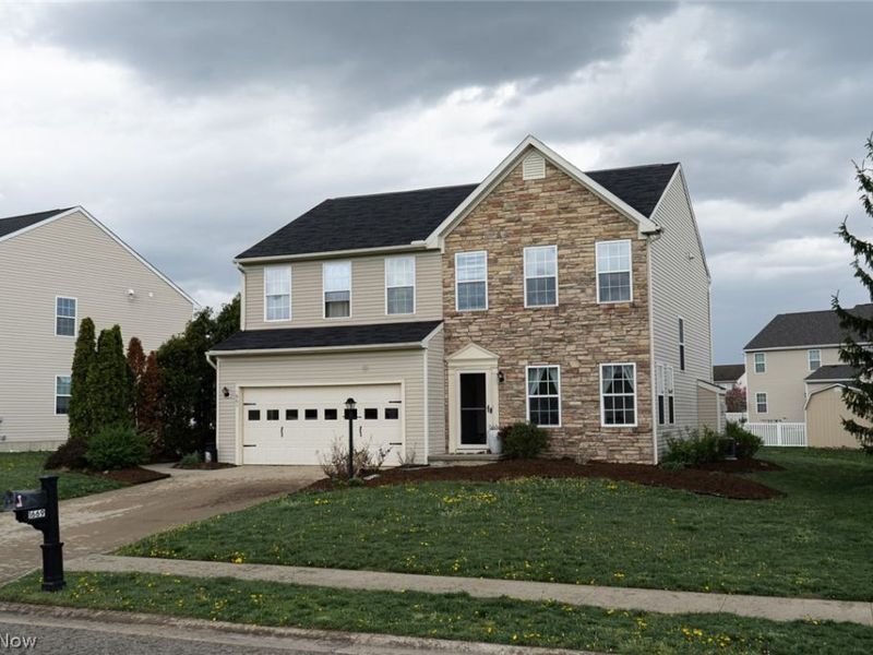 1669 Seabiscuit Drive NE, Canton, OH 44721 Photo 2