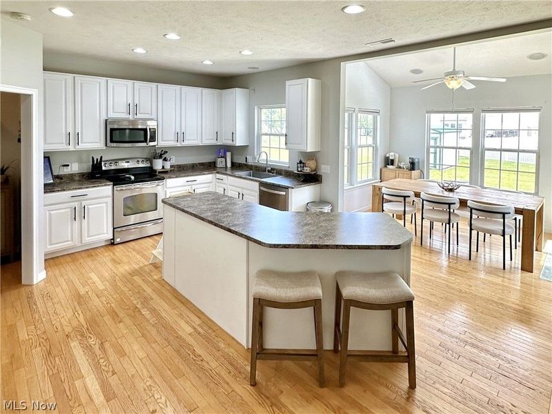 1669 Seabiscuit Drive NE, Canton, OH 44721 Photo 3