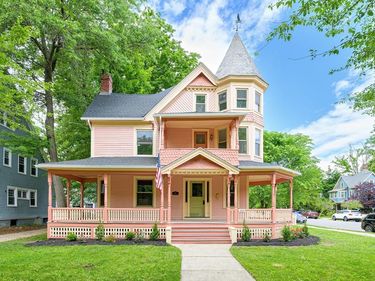 238 Sumner Avenue, Springfield, MA 01108