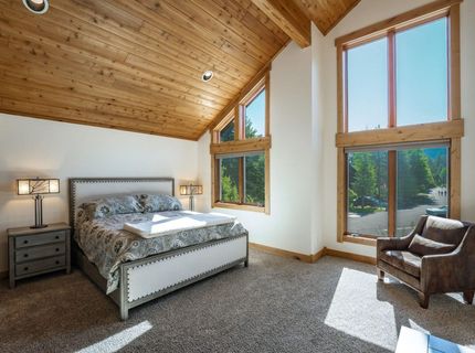 16225 Pine Court, Truckee, CA 96161 Photo