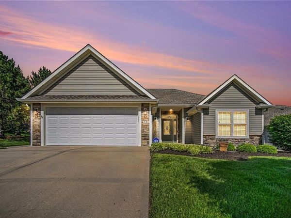 98 Continental Street, Lansing, KS 66043