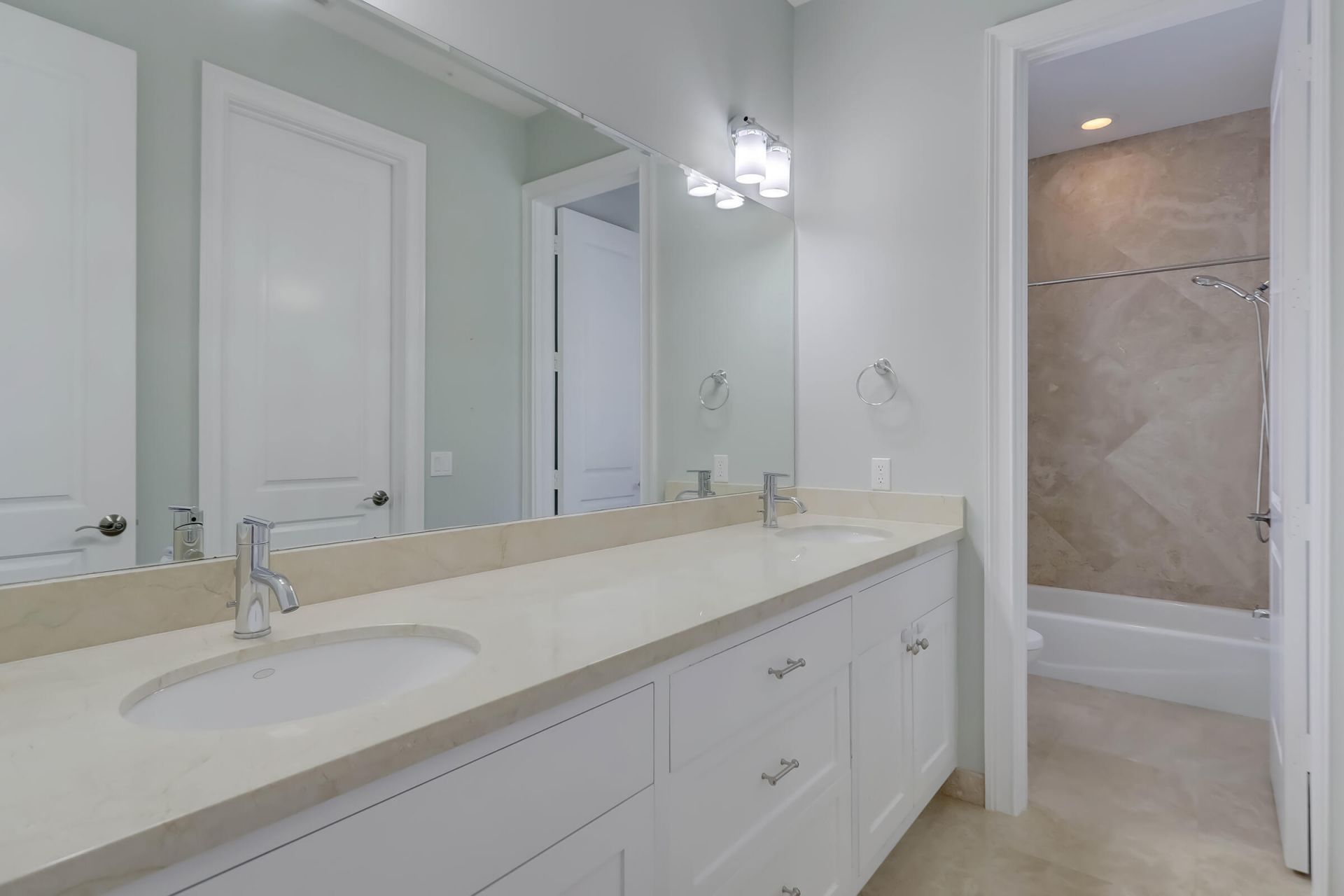 425 NE 11th Avenue, Fort Lauderdale, FL 33301 Photo