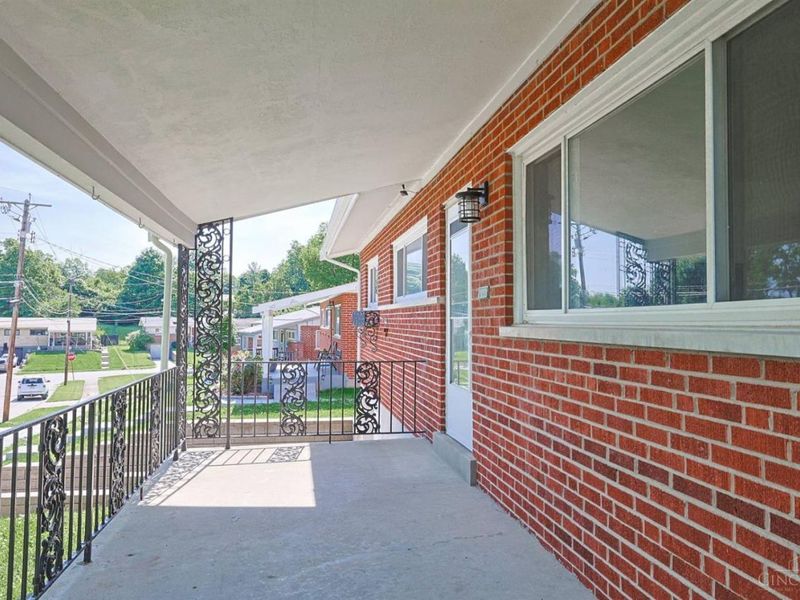 5291 Briarhill Drive, Delhi Twp, OH 45238 Photo 2