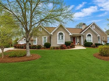6362 Chestnut Parkway, Flowery Branch, GA 30542