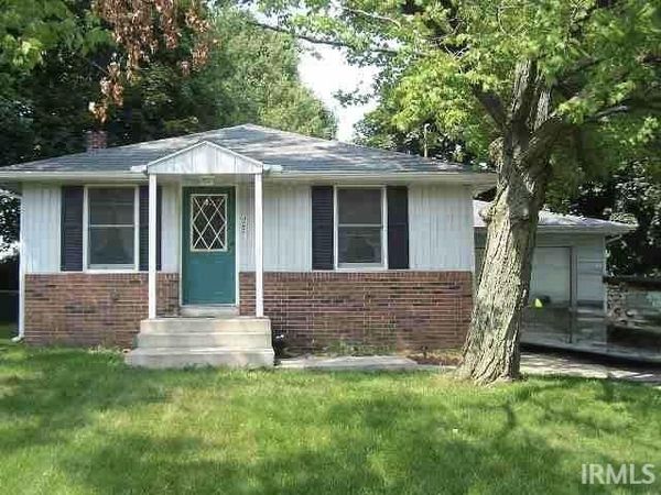 423 E Main Street, Millersburg, IN 46543