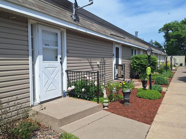 6081 Paris Avenue N, Unit B2, Stillwater, MN 55082