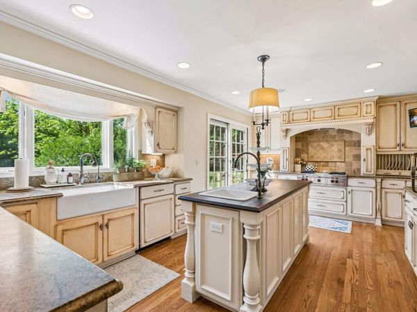 1200 Ferndale Road N, Plymouth, MN 55447