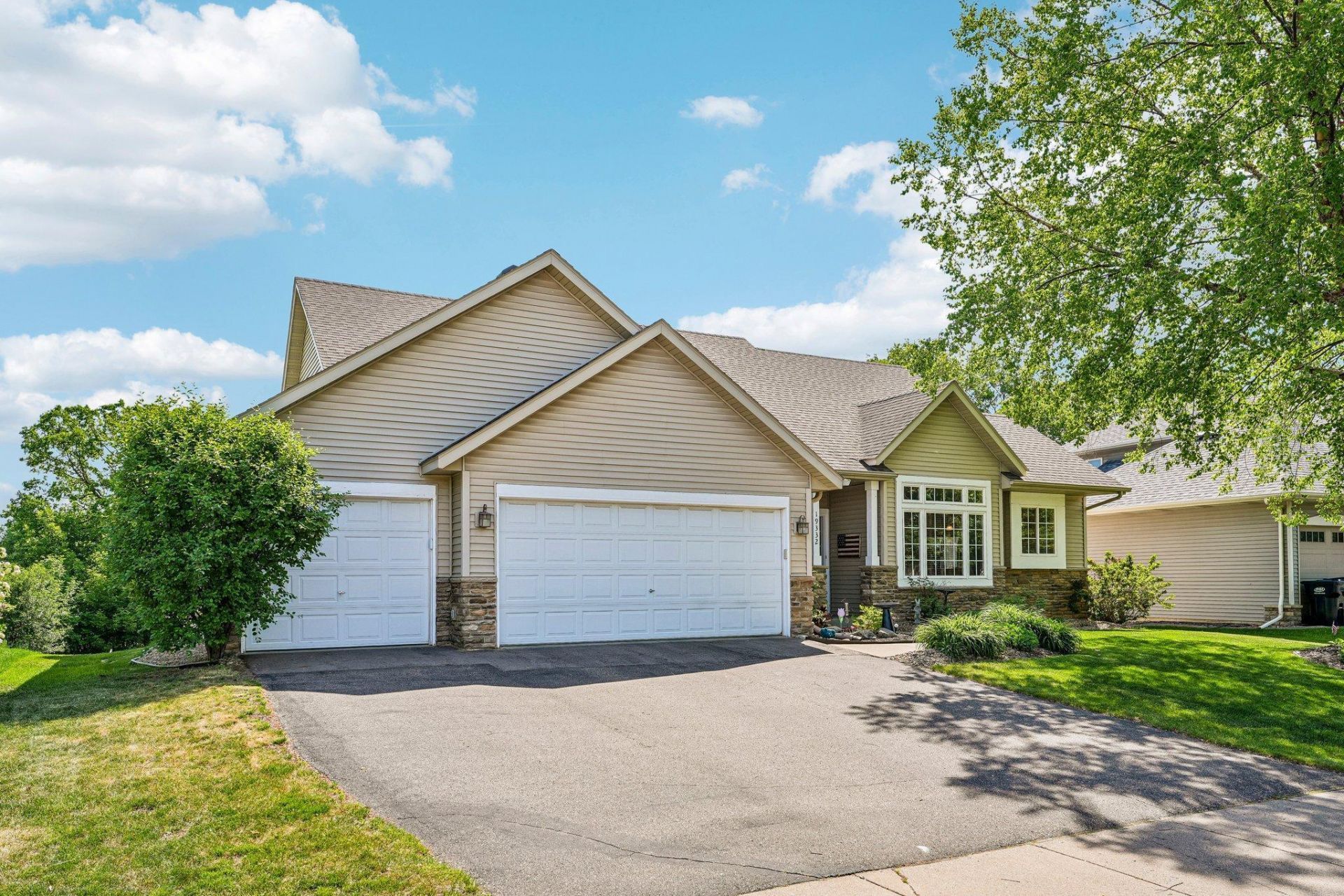 19332 Embers Avenue , Farmington, MN 55024