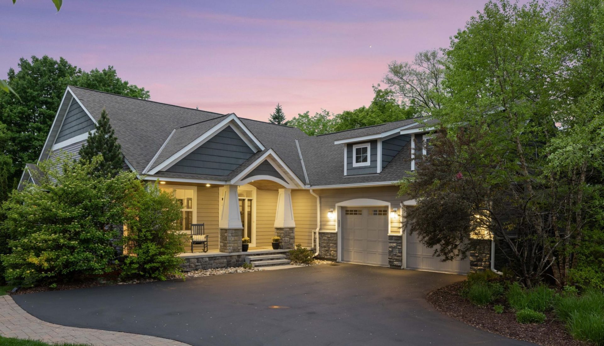 14 Beebe Avenue , Mendota Heights, MN 55118