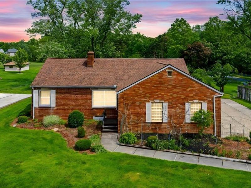 725 Chestnut Road , Seven Hills, OH 44131 Photo 2