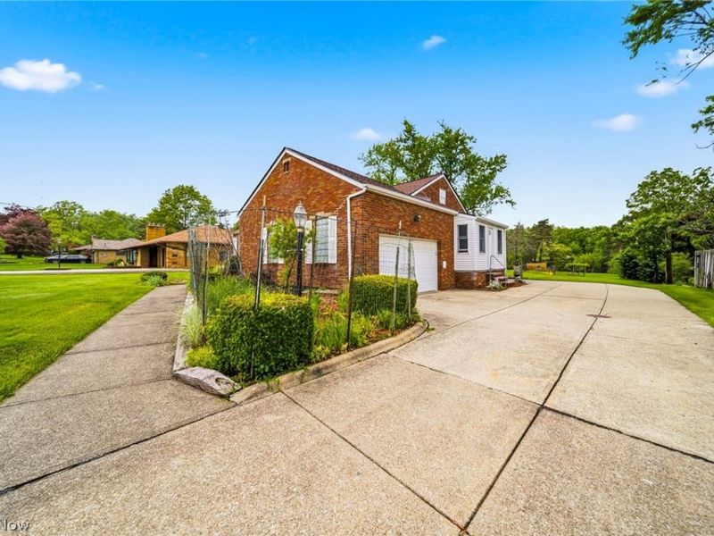 725 Chestnut Road , Seven Hills, OH 44131 Photo 28