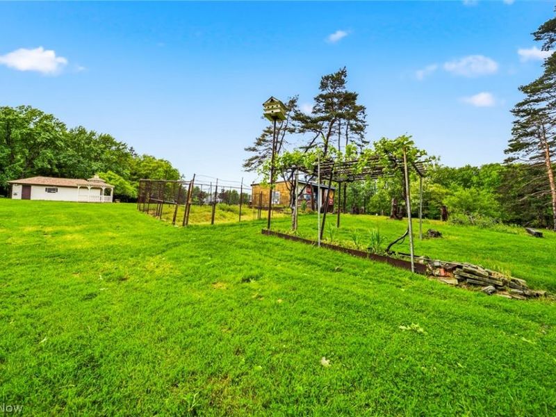 725 Chestnut Road , Seven Hills, OH 44131 Photo 33