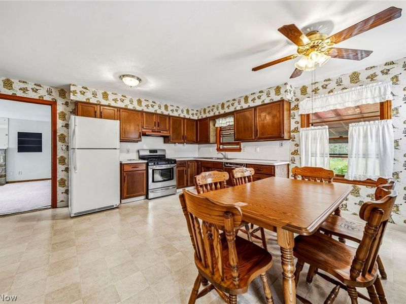 725 Chestnut Road , Seven Hills, OH 44131 Photo 5