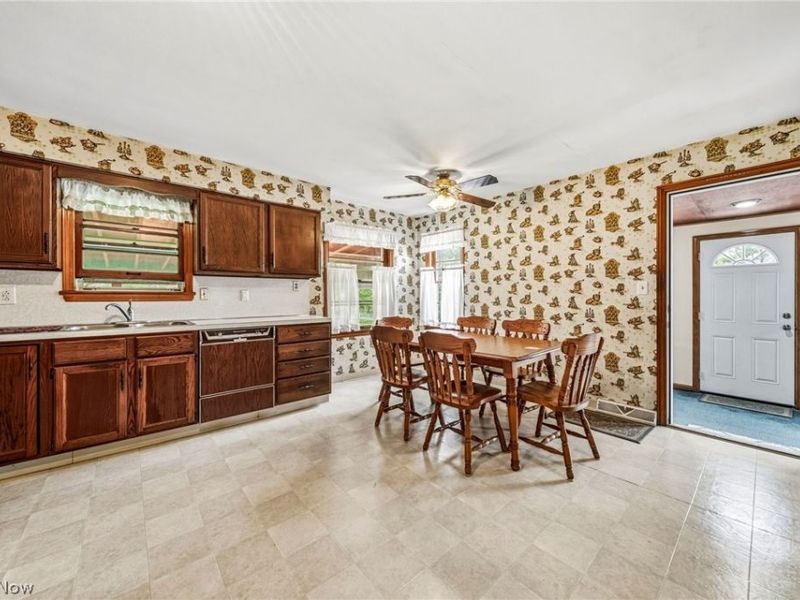 725 Chestnut Road , Seven Hills, OH 44131 Photo 6