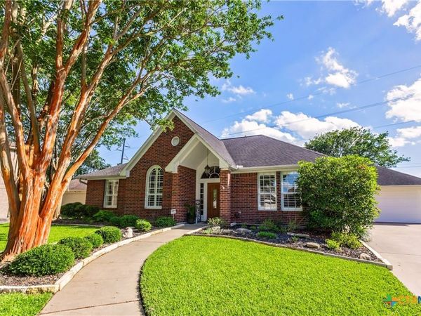 309 Whitechurch Lane, Victoria, TX 77904