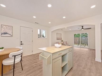 8894 Sharkey Ave, Elk Grove, CA 95624 Photo