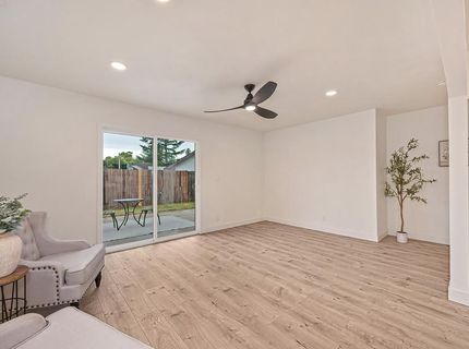 8894 Sharkey Ave, Elk Grove, CA 95624 Photo