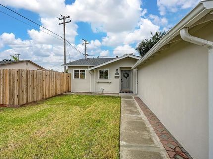 8894 Sharkey Ave, Elk Grove, CA 95624 Photo