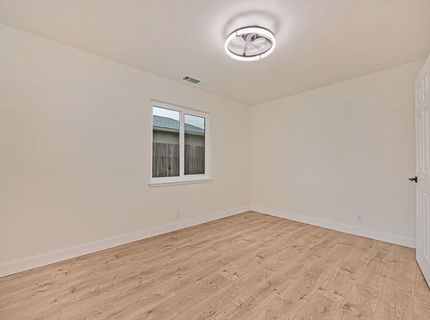 8894 Sharkey Ave, Elk Grove, CA 95624 Photo