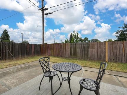 8894 Sharkey Ave, Elk Grove, CA 95624 Photo