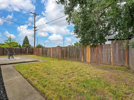 8894 Sharkey Ave, Elk Grove, CA 95624 Photo