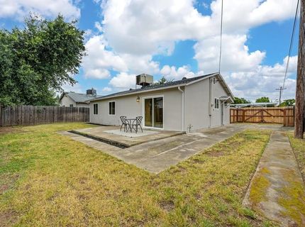 8894 Sharkey Ave, Elk Grove, CA 95624 Photo
