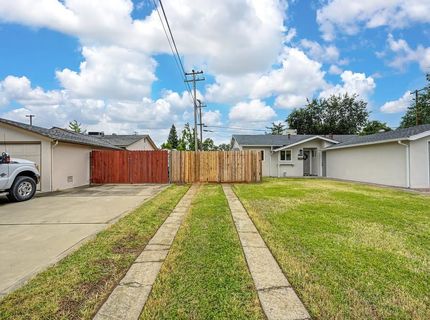 8894 Sharkey Ave, Elk Grove, CA 95624 Photo
