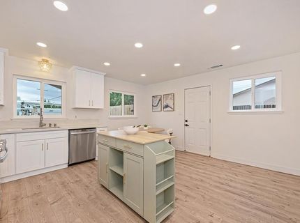 8894 Sharkey Ave, Elk Grove, CA 95624 Photo