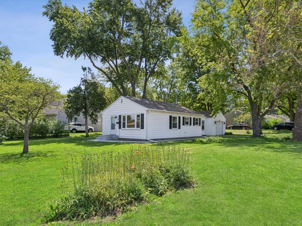1347 15th Avenue , Clinton, IA 52732