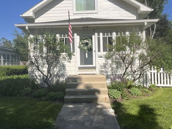 701 Edison Street , Geneva, IL 60134