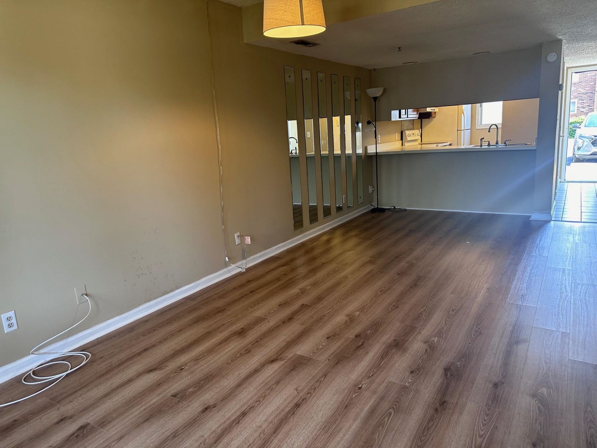 401 Garden Dr.  Photo 5