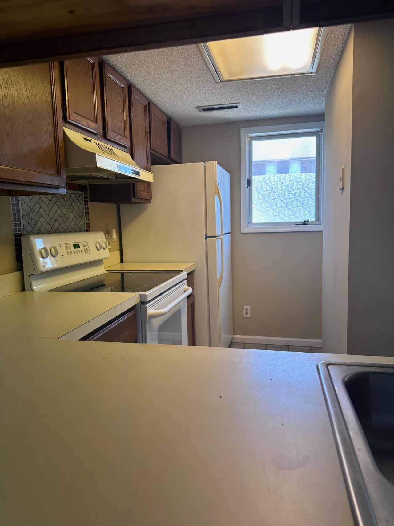 401 Garden Dr.  Photo 6