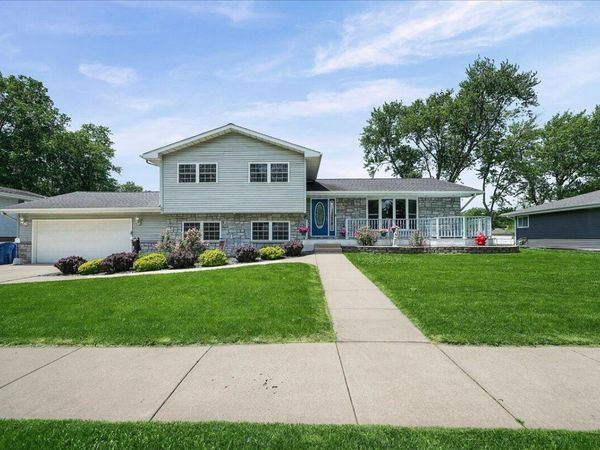 735 S Sherman Street , Crown Point, IN 46307