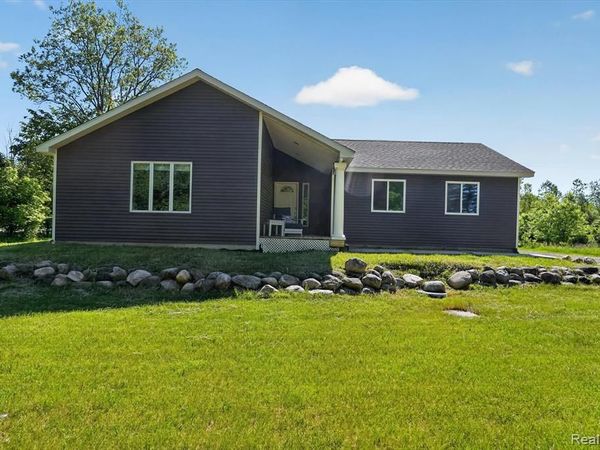 4966 Mack Road, Oceola Twp, MI 48855