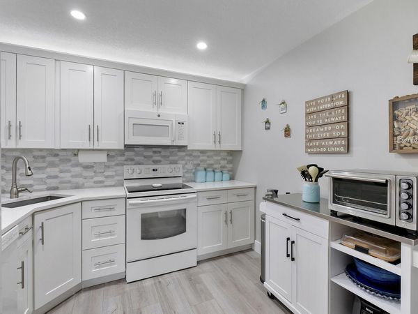 3392 NW 47th Avenue, Coconut Creek, FL 33063