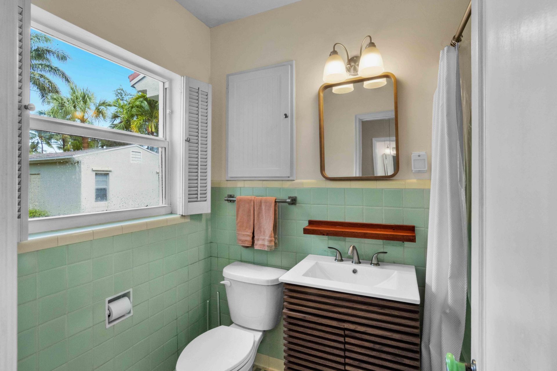 1219 N Lakeside Drive, Lake Worth Beach, FL 33460 Photo