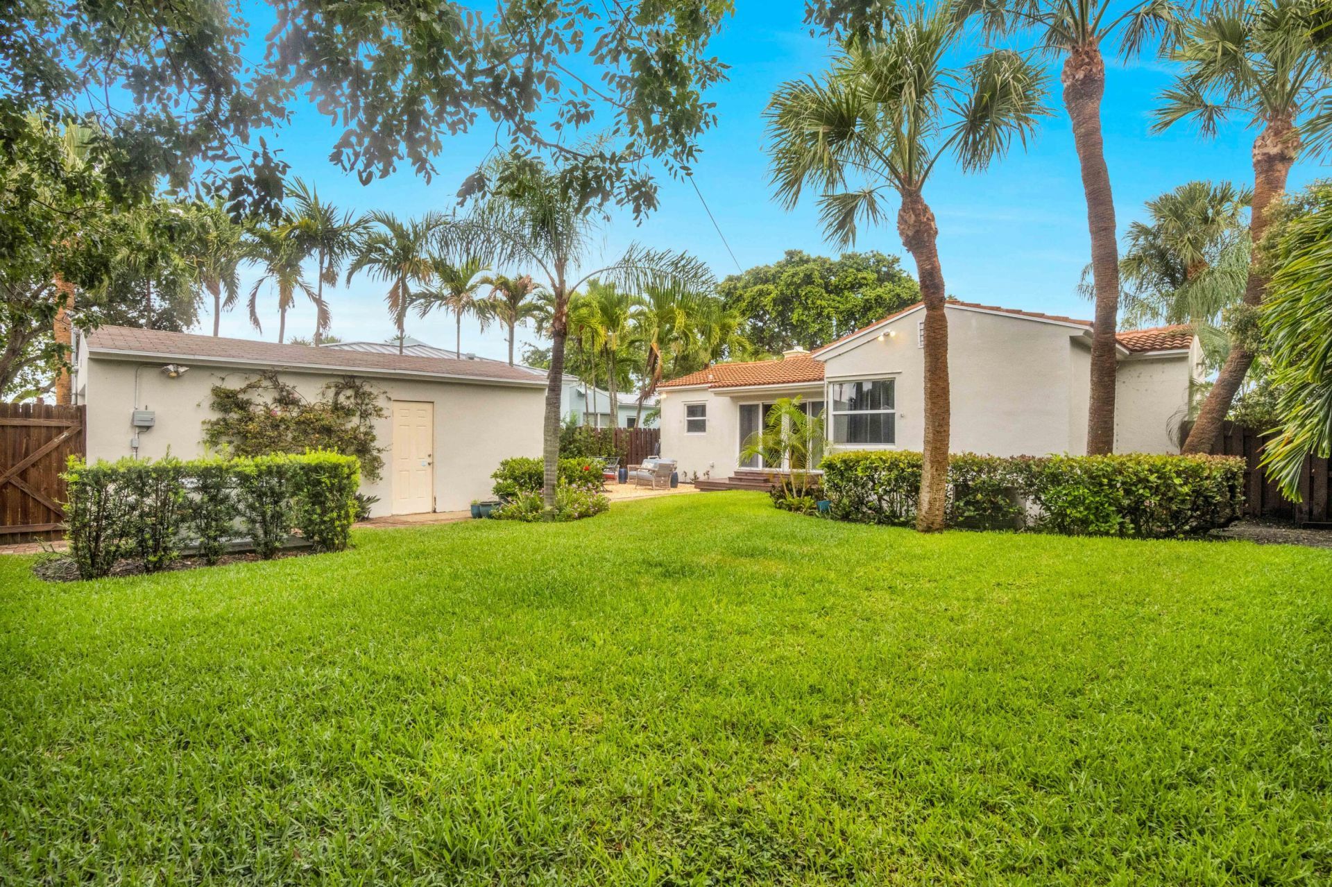 1219 N Lakeside Drive, Lake Worth Beach, FL 33460 Photo