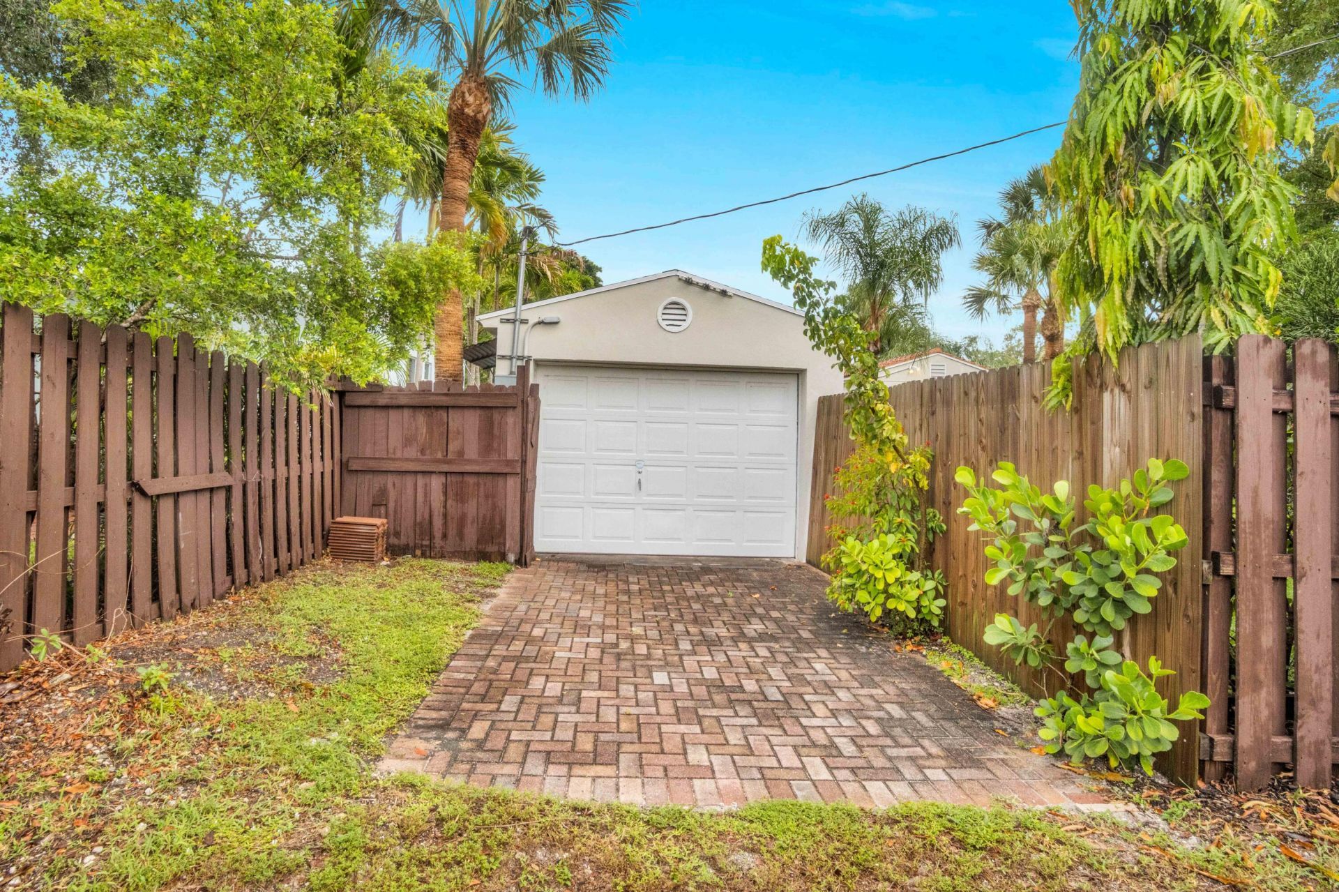 1219 N Lakeside Drive, Lake Worth Beach, FL 33460 Photo