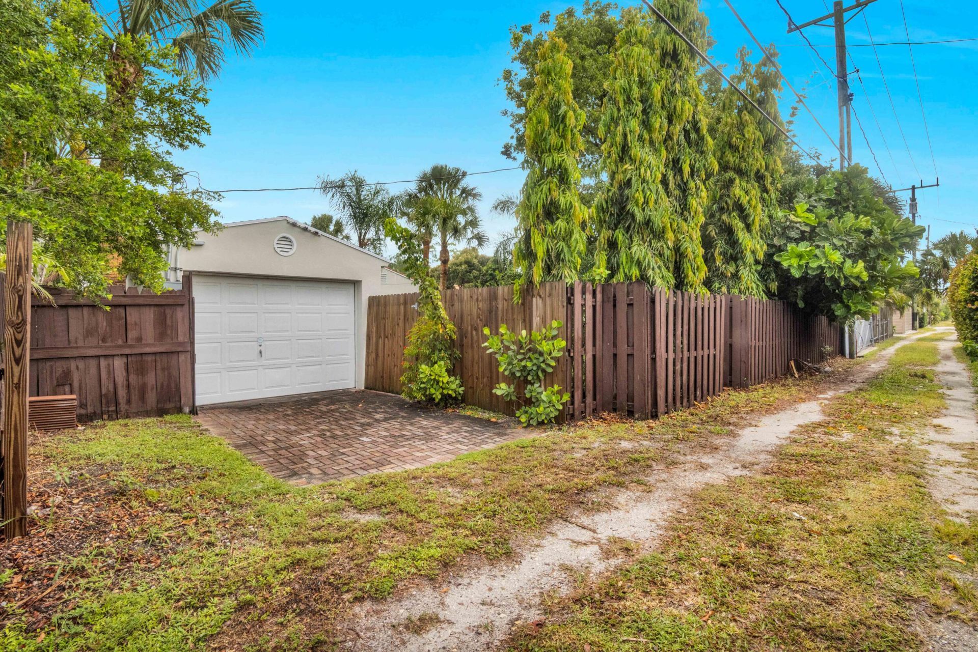 1219 N Lakeside Drive, Lake Worth Beach, FL 33460 Photo