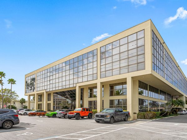 631 Us-1, North Palm Beach, FL 33408