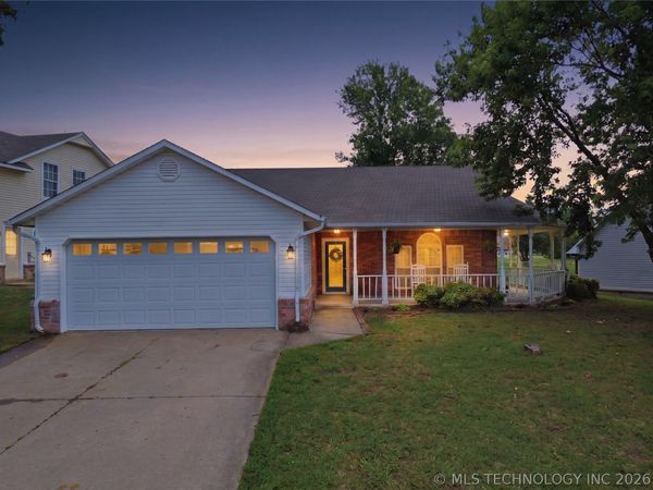 2408 SW Wolf Run Drive , Claremore, OK 74017
