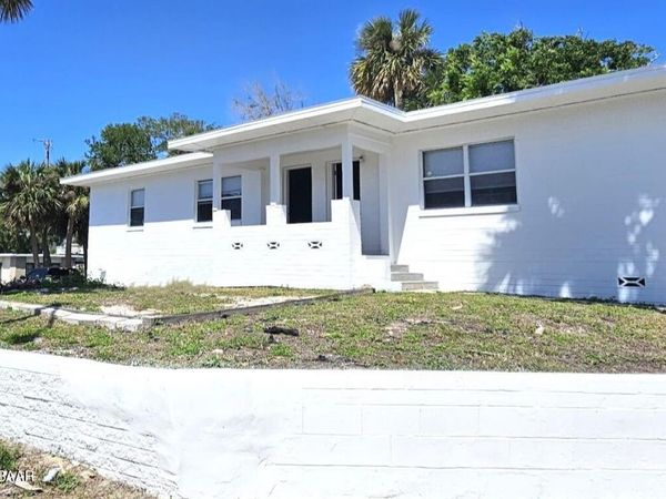 419 N Peninsula Drive, Daytona Beach, FL 32118