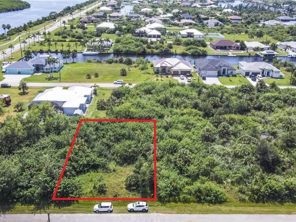 15419 MARGO CIRCLE , PORT CHARLOTTE, FL 33981