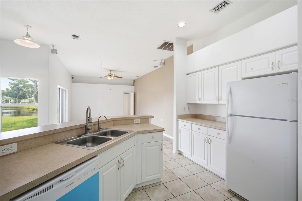6141 36th Lane E, Bradenton, FL 34203 Photo