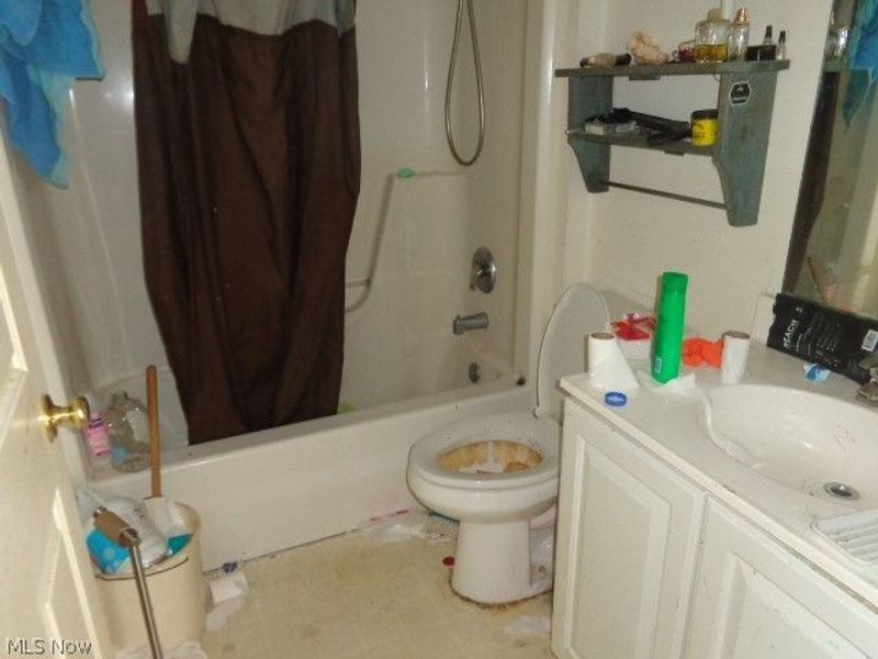 8489 Antlers Trail, North Ridgeville, OH 44039 Photo 5