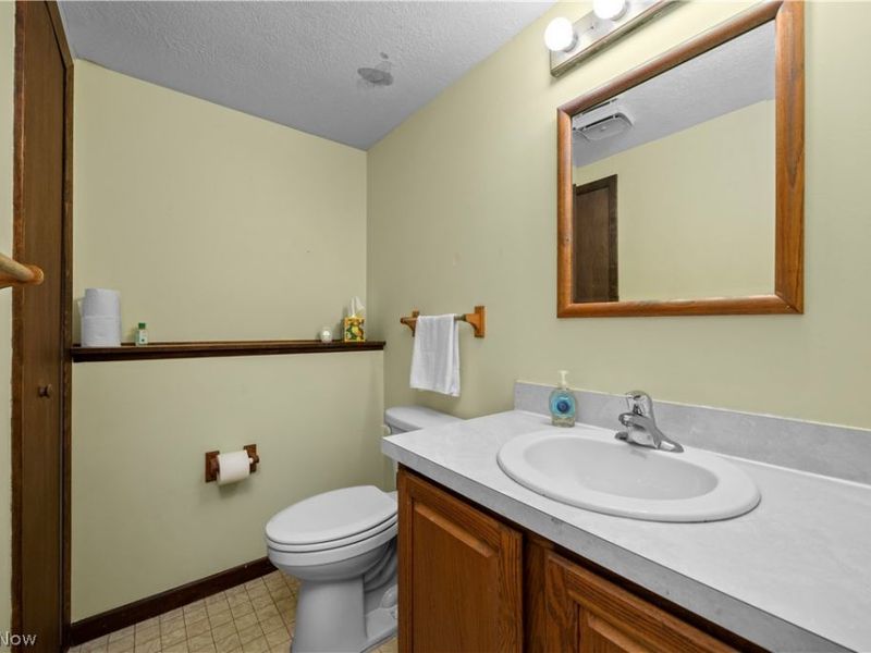 536 Fieldstone Drive , Amherst, OH 44001 Photo 29