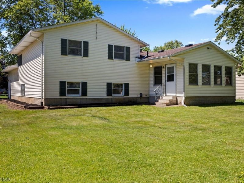 536 Fieldstone Drive , Amherst, OH 44001 Photo 5