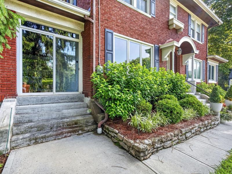 2924 Erie Avenue, Cincinnati, OH 45208 Photo 4