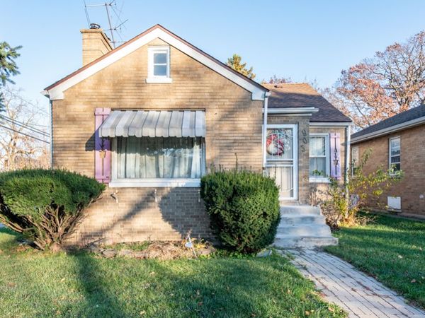 903 S Mcalister Avenue , Waukegan, IL 60085